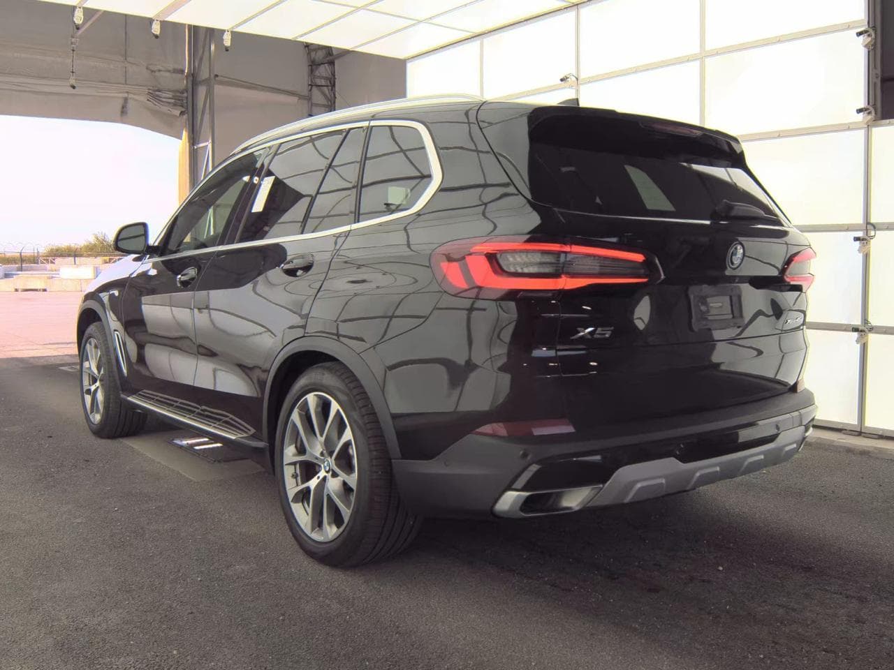 BMW X5 xDrive45e - фото 2
