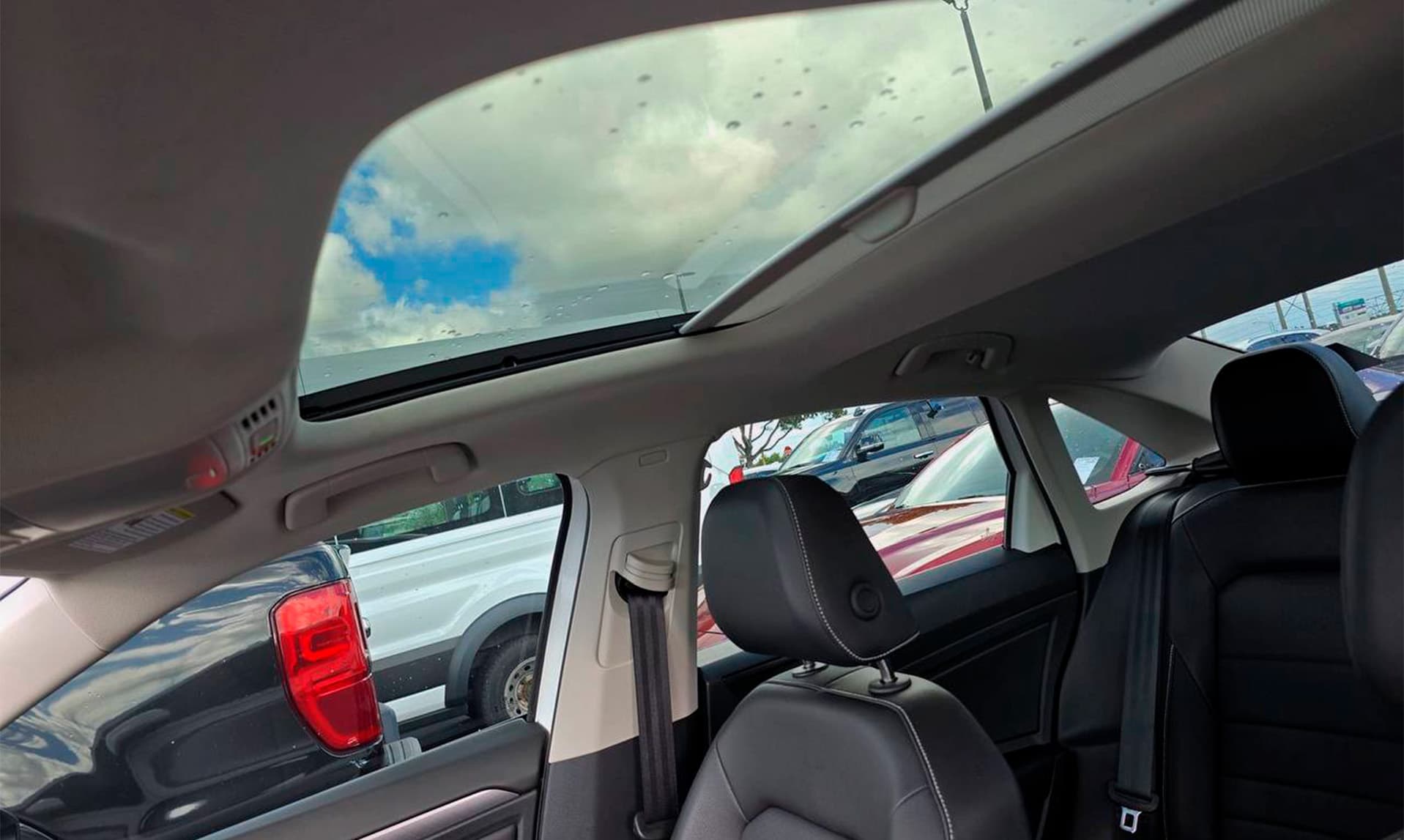 Volkswagen Jetta SE - фото 10