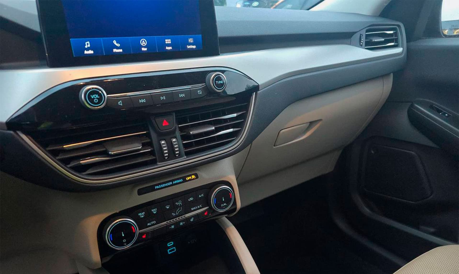 Ford Escape Hybrid SEL - фото 10