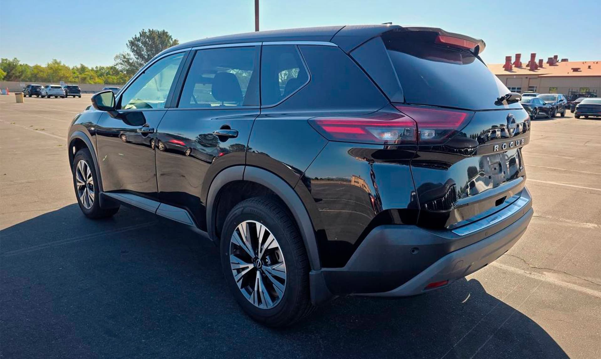 Nissan Rogue SV - фото 3