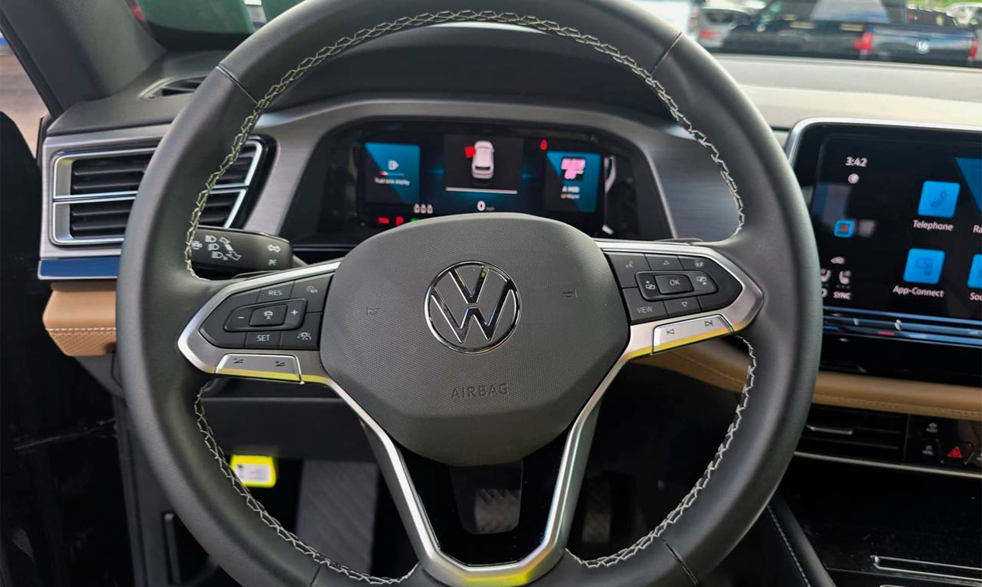 Volkswagen Atlas Cross Sport 2.0T SE - фото 10