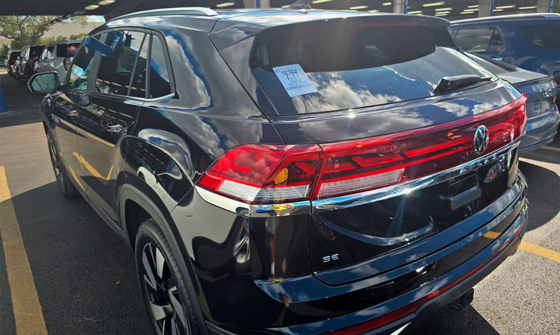 Volkswagen Atlas Cross Sport 2.0T SE - фото 6