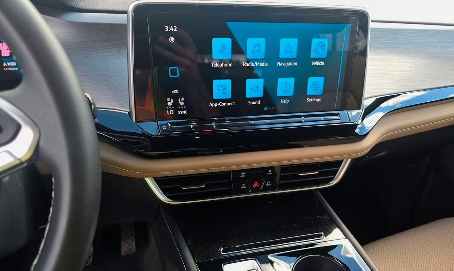 Volkswagen Atlas Cross Sport 2.0T SE - фото 9